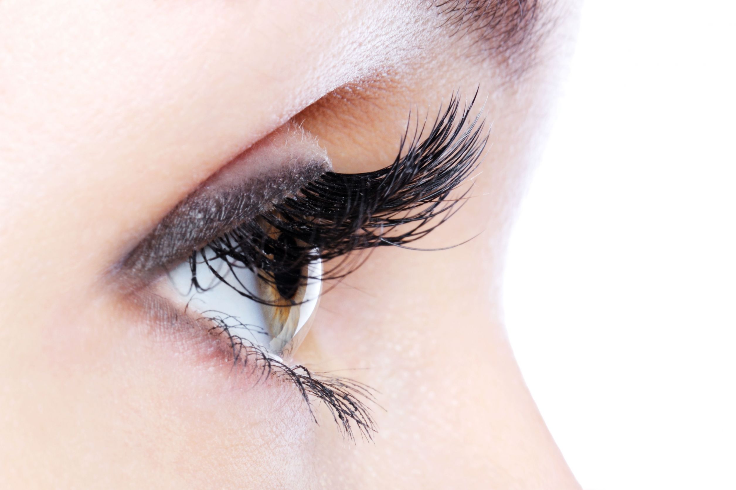 Get Long Lush Eyelashes Naturally